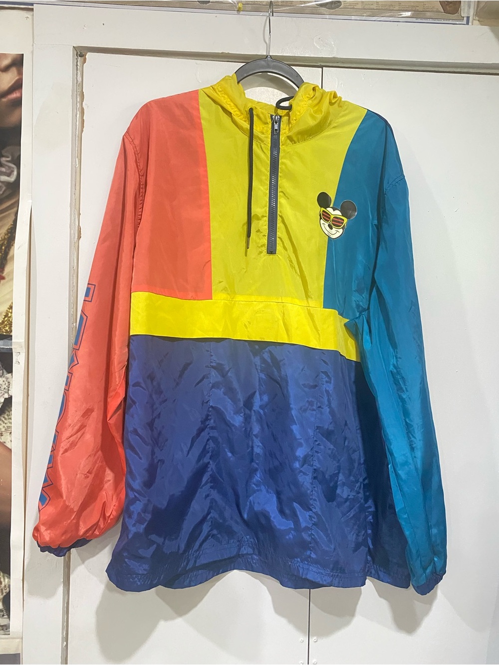 Disney Mickey Mouse Windbreaker Jacket Yellow/Blue/Red size XLarge lightweight